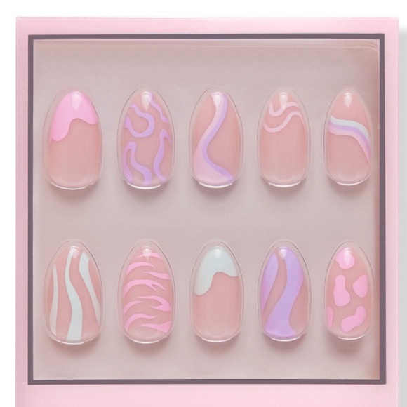 3/$20 NEW Glamnetic Wild Card Press On Nails - 24 nails, nail glue included - Picture 4 of 4